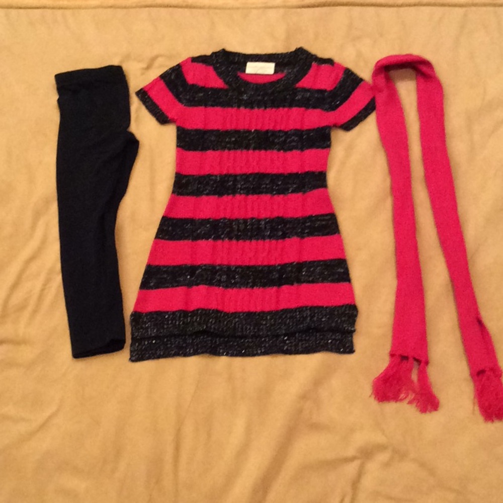 Cute dress with scarf and pants! In good condition